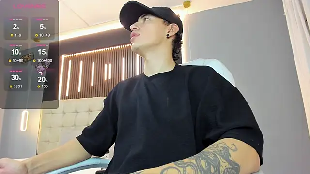 Lobo 17  online show from April 16, 3:40 am