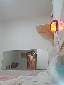 Snapshot of davicitos chatting on February 21, 1:33 am davicitos online show from February 21, 1:33 am