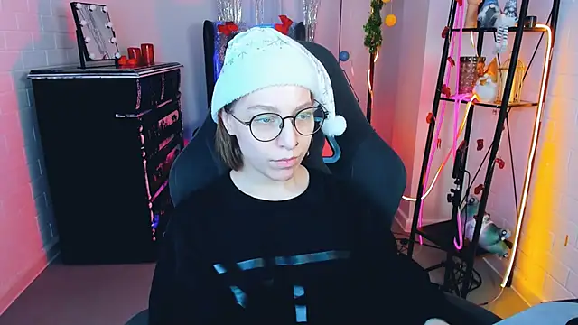 Snapshot of AphexQueen chatting on December 25, 6:19 pm AphexQueen online show from December 25, 6:19 pm