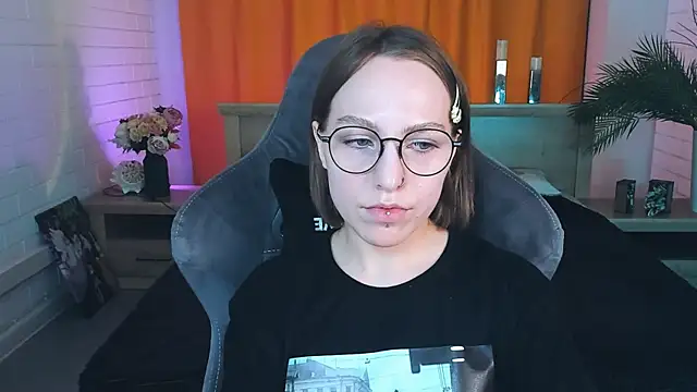 Snapshot of AphexQueen chatting on January 14, 12:35 pm AphexQueen online show from January 14, 12:35 pm