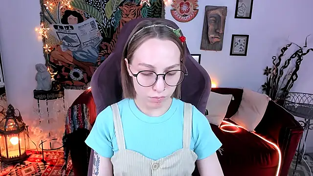 Snapshot of AphexQueen chatting on January 22, 1:21 pm AphexQueen online show from January 22, 1:21 pm