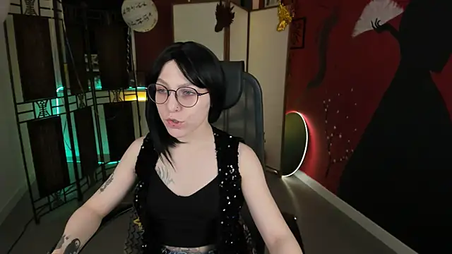 Snapshot of AphexQueen chatting on March 12, 1:08 pm AphexQueen online show from March 12, 1:08 pm