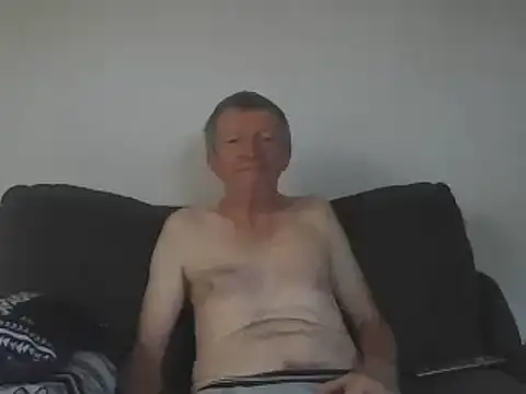 naturiste974 online show from March 18, 9:09 am