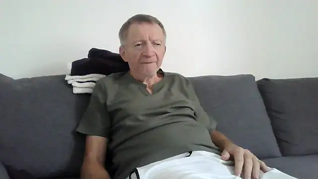Snapshot of naturiste974 chatting on June 4, 4:13 pm naturiste974 online show from June 4, 4:13 pm
