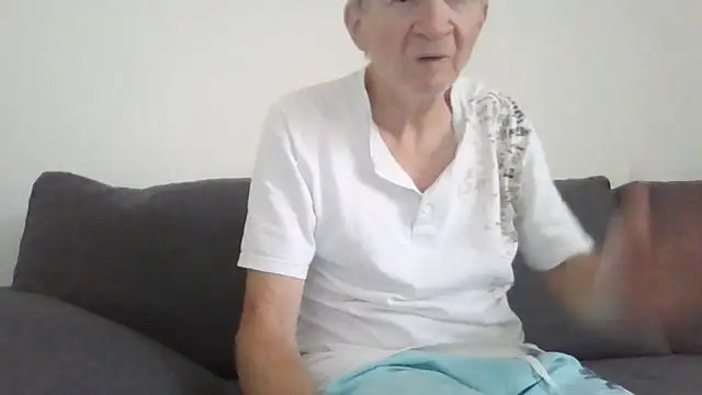 Snapshot of naturiste974 chatting on June 14, 3:14 pm naturiste974 online show from June 14, 3:14 pm