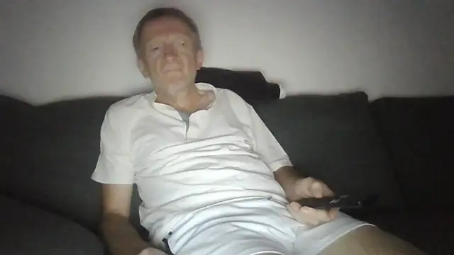 Snapshot of naturiste974 chatting on June 16, 8:00 pm naturiste974 online show from June 16, 8:00 pm