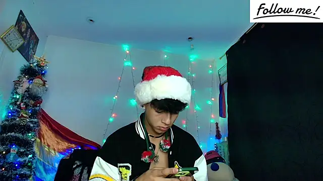 Snapshot of twink_sebas_ chatting on December 24, 10:44 am twink sebas online show from December 24, 10:44 am