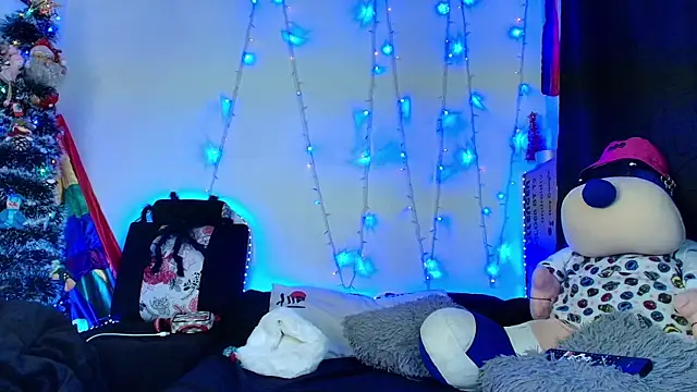 Snapshot of twink_sebas_ chatting on December 24, 8:49 pm twink sebas online show from December 24, 8:49 pm