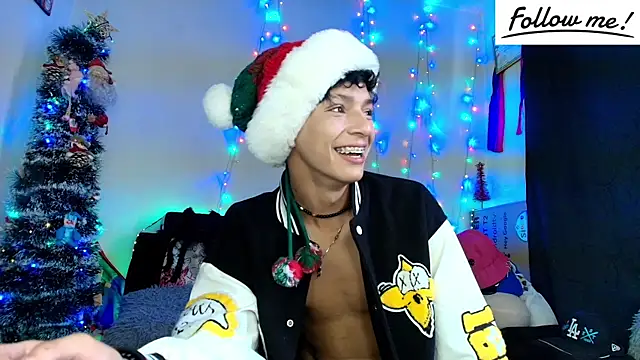 Snapshot of twink_sebas_ chatting on December 25, 6:09 pm twink sebas online show from December 25, 6:09 pm