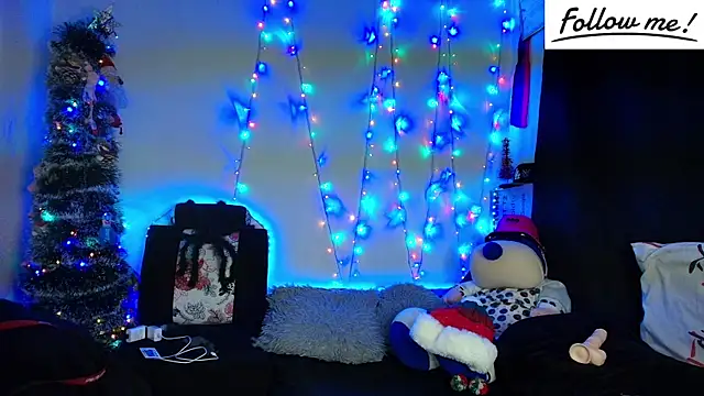 Snapshot of twink_sebas_ chatting on December 27, 12:29 am twink sebas online show from December 27, 12:29 am
