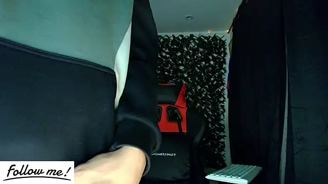 Snapshot of twink_sebas_ chatting on January 21, 6:54 am twink sebas online show from January 21, 6:54 am