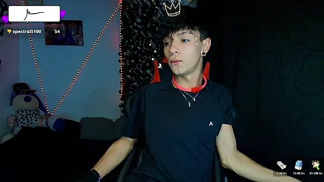 Snapshot of twink_sebas_ chatting on February 15, 6:33 am twink sebas online show from February 15, 6:33 am