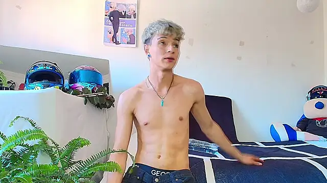 twink sebas  online show from December 13, 7:53 pm