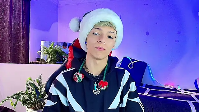 twink sebas  online show from December 16, 12:43 pm