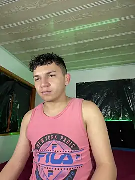 Snapshot of Danielbluestar chatting on December 8, 6:17 pm Danielbluestar online show from December 8, 6:17 pm