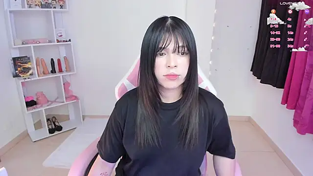 Snapshot of misshoneyxxx chatting on January 26, 2:56 am misshoneyxxx online show from January 26, 2:56 am