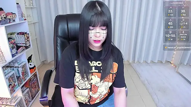 Snapshot of misshoneyxxx chatting on November 7, 4:45 am misshoneyxxx online show from November 7, 4:45 am