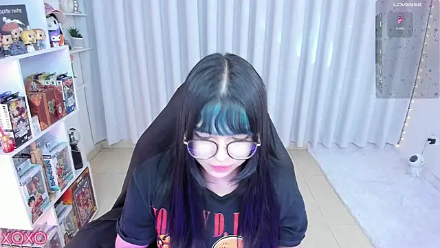 misshoneyxxx online show from May 17, 3:37 am