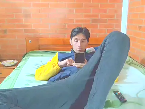 johan70sexy online show from February 10, 11:42 pm