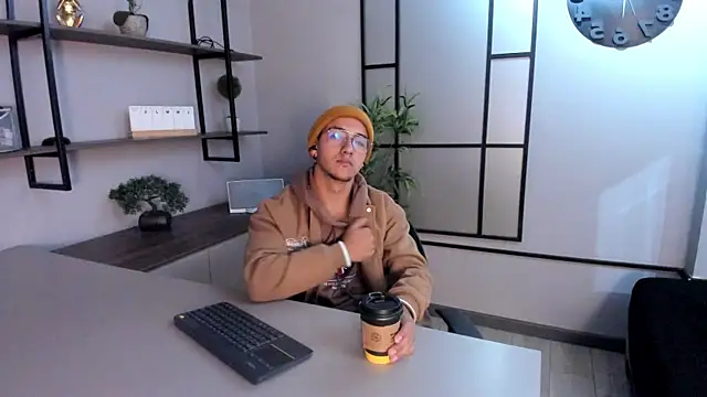 Andy Joy  online show from November 12, 11:43 am