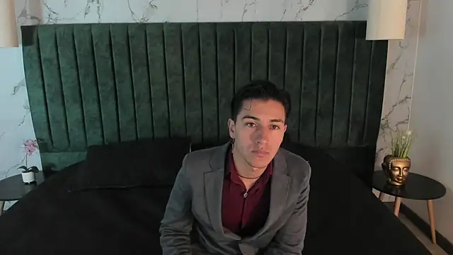 Andy Joy  online show from December 16, 11:15 am