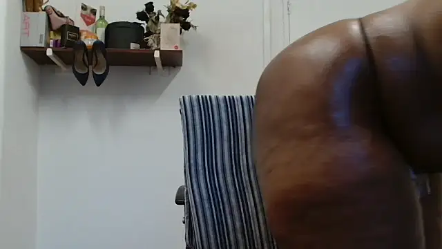 xTALLSEXYBUMx online show from October 14, 3:51 am