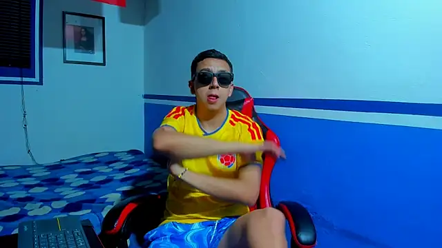 maxowens oficial online show from June 18, 8:03 am