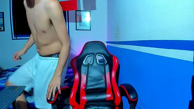 maxowens oficial online show from August 9, 4:45 pm