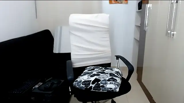 Laura-pervert online show from February 1, 4:14 am