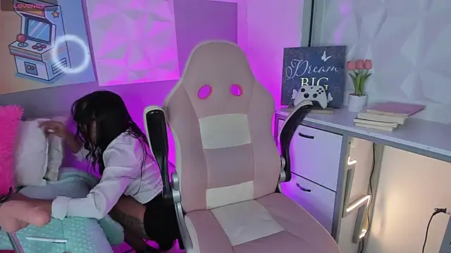 Amber villalobos  online show from March 28, 2:22 am