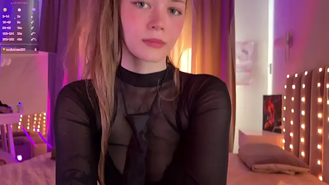 Snapshot of tvoisortangela chatting on March 1, 10:02 am tvoisortangela online show from March 1, 10:02 am