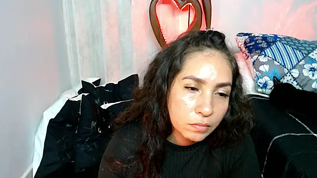 Snapshot of naihroby chatting on April 28, 5:01 am naihroby online show from April 28, 5:01 am