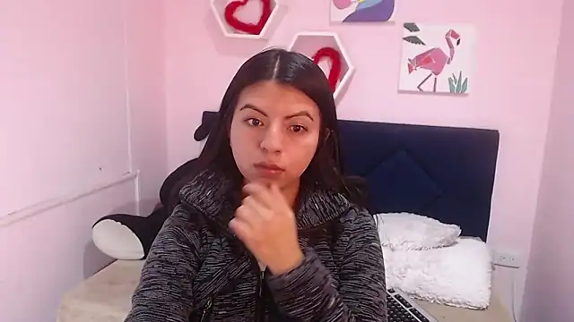 CarolineBrunx online show from February 27, 8:50 am