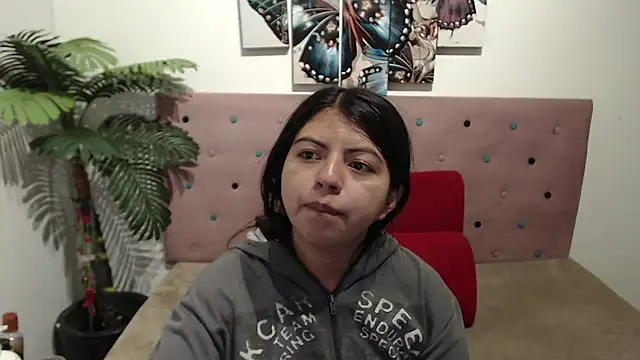 CarolineBrunx online show from March 10, 5:29 pm