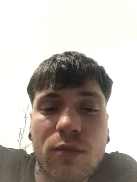 Snapshot of Skuty24 chatting on November 23, 4:51 pm Skuty24 online show from November 23, 4:51 pm