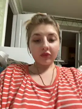 Snapshot of sexyy_girl_ chatting on January 6, 4:34 pm sexyy girl online show from January 6, 4:34 pm