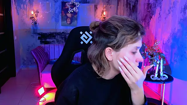 LolaAsmus online show from December 31, 7:10 am