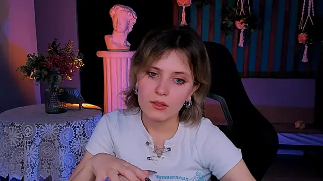 LolaAsmus online show from January 18, 8:20 am