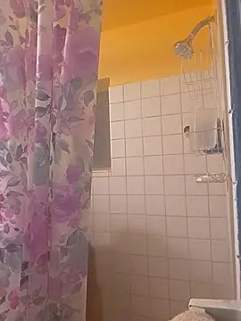 Snapshot of Jovende28 chatting on November 2, 10:28 am Jovende28 online show from November 2, 10:28 am