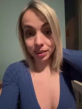 Snapshot of Annelibre chatting on February 20, 10:15 pm Annelibre online show from February 20, 10:15 pm