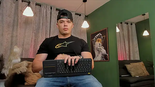 Jake Tylerr  online show from December 15, 1:43 am