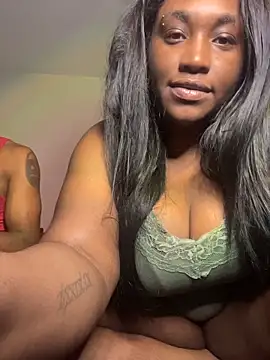 Stacy Raine online show from May 31, 8:43 am