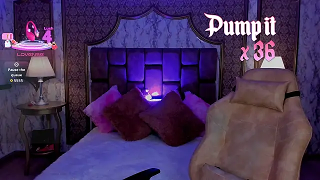 SoffiQueen online show from September 18, 8:00 pm