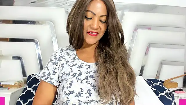 SaraaJhons online show from March 10, 7:07 pm