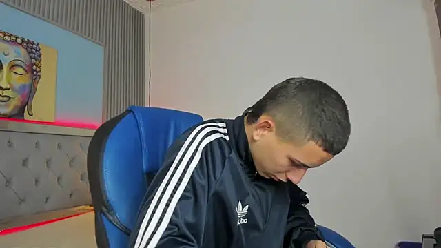 Snapshot of JackSwan18 chatting on November 18, 8:57 pm JackSwan18 online show from November 18, 8:57 pm