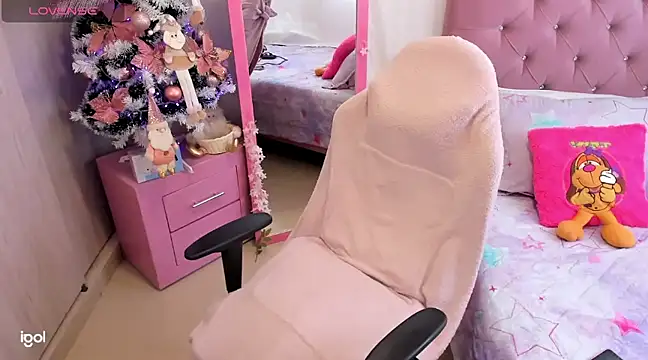 bruneettklaryss online show from December 5, 2:44 pm