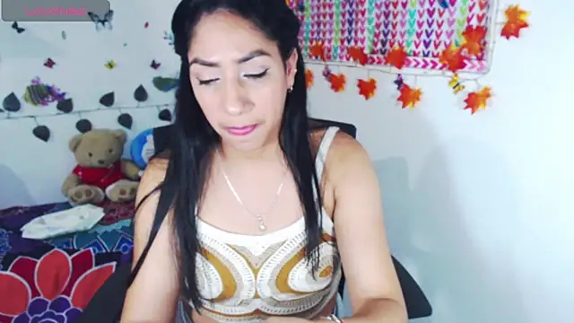 Snapshot of Alisxon4u chatting on February 8, 6:43 am Alisxon4u online show from February 8, 6:43 am