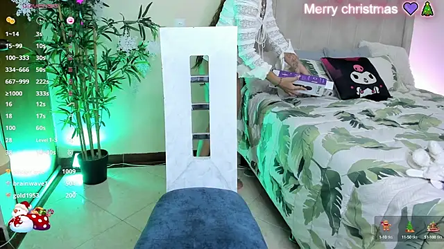 Snapshot of natty_romanof_18 chatting on December 16, 3:54 pm natty romanof 18 online show from December 16, 3:54 pm