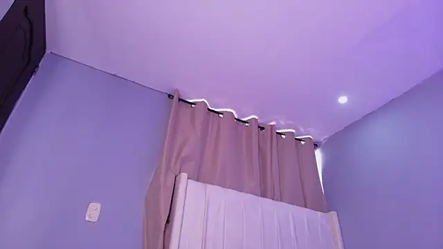 Shenoa1 online show from November 18, 12:09 pm