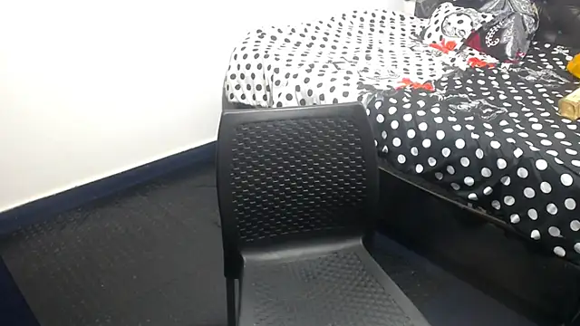 shopyymessyy online show from February 14, 7:44 pm